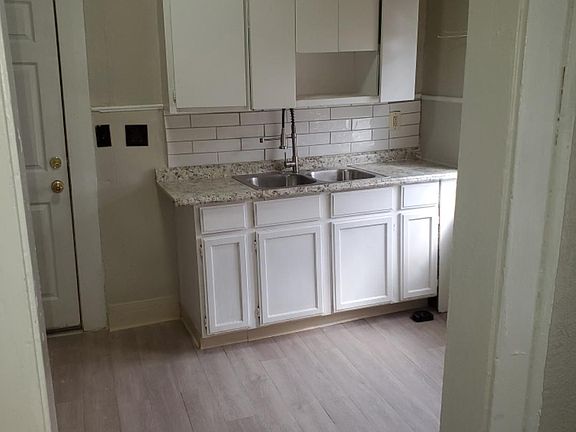 4th image of 12519 Imperial Ave