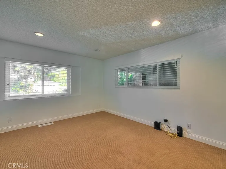 16612 Park Lane Cir — Photo 34