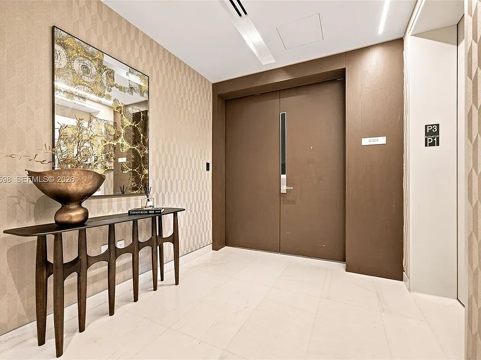 300 Biscayne Boulevard Way #301