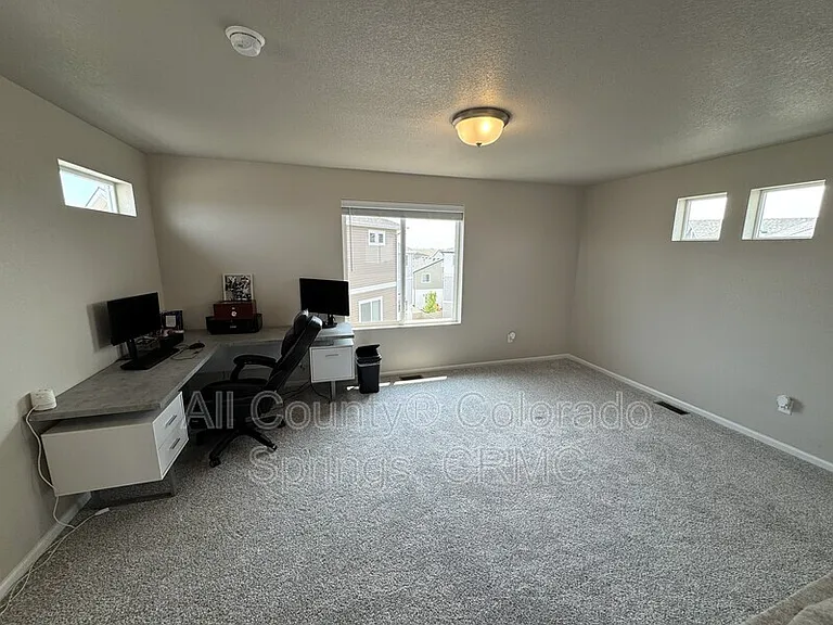 5635 Dakan Loop — Photo 25