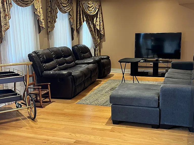 44 Ann Louise Cres #BASEMENT — Photo 3