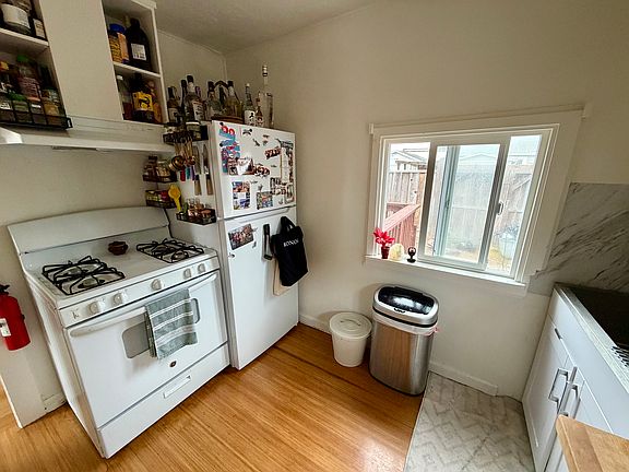 4th image of 3420 Floral Dr