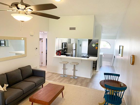 3rd image of 1165 Country Club Dr