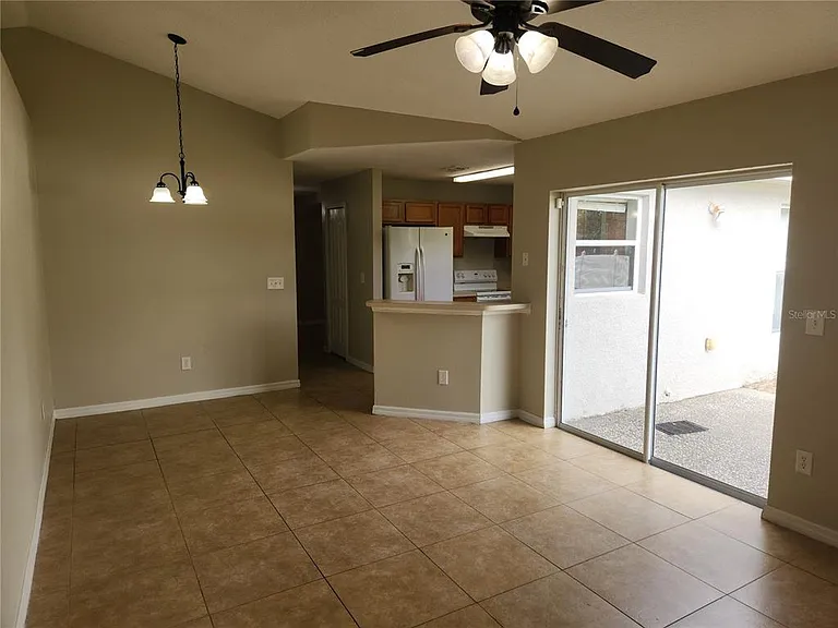 1405 Teal Ct — Photo 17