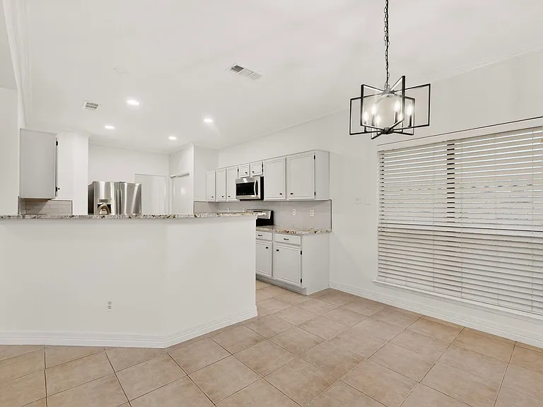 817 Edmonton Dr — Photo 39