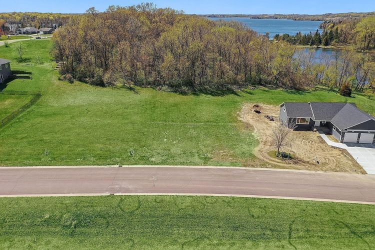 2nd image of 157 Shoreview Dr