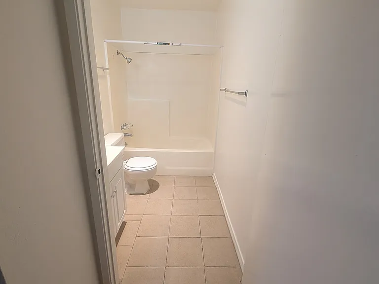 1054 S Magnolia Ave #8 — Photo 9