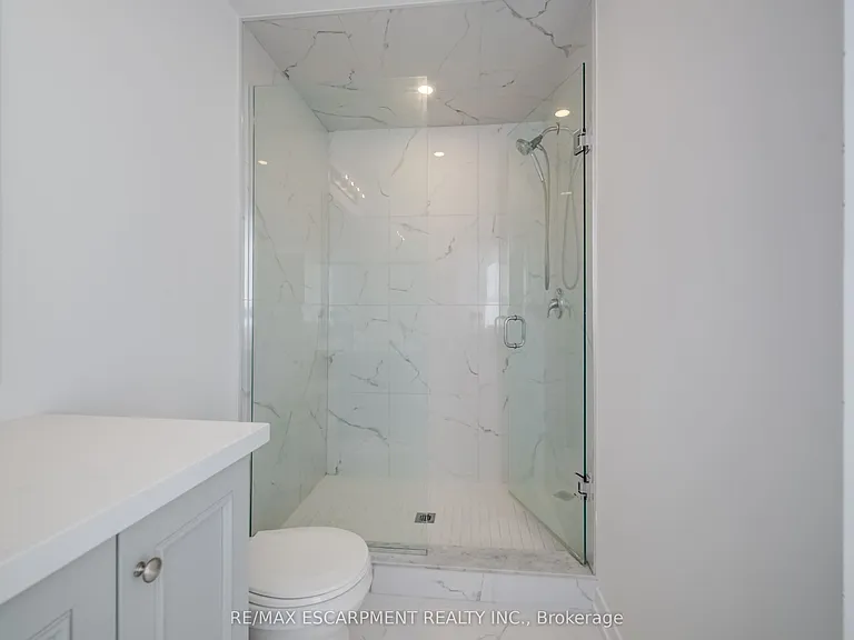 247 Burke St — Photo 29