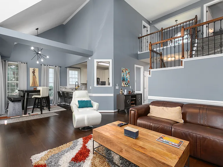 305 Lucas Park Dr — Photo 26