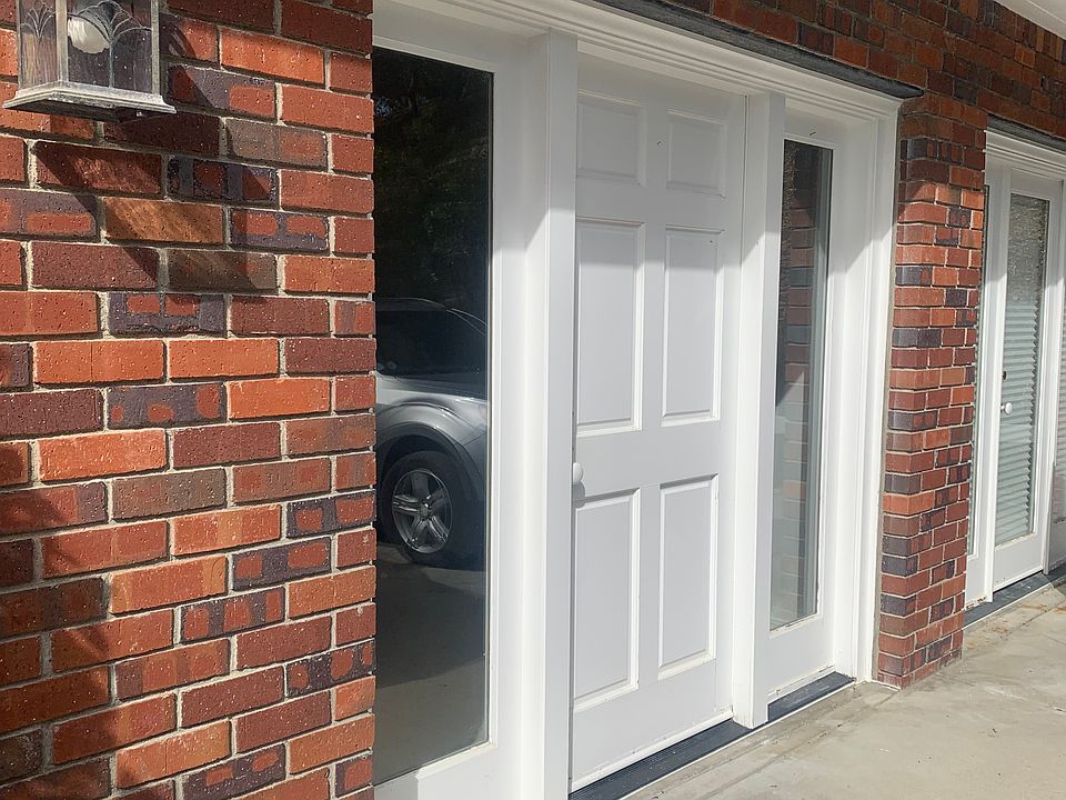 Private entrance to apartment