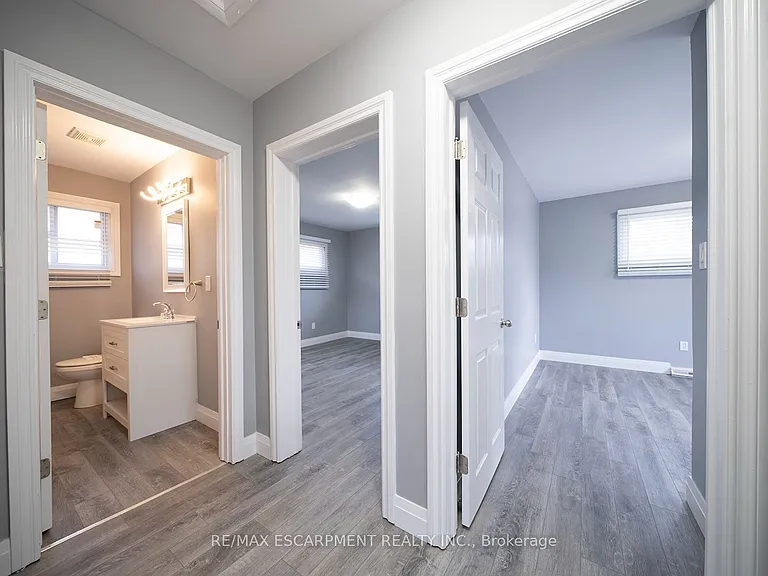 76 Glenview Ave #UPPER — Photo 8