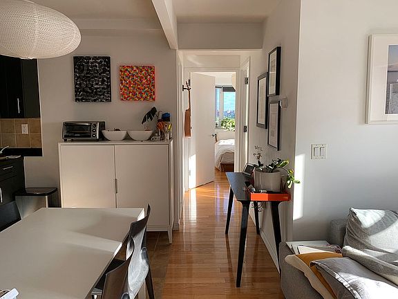 Looking towards bedroom