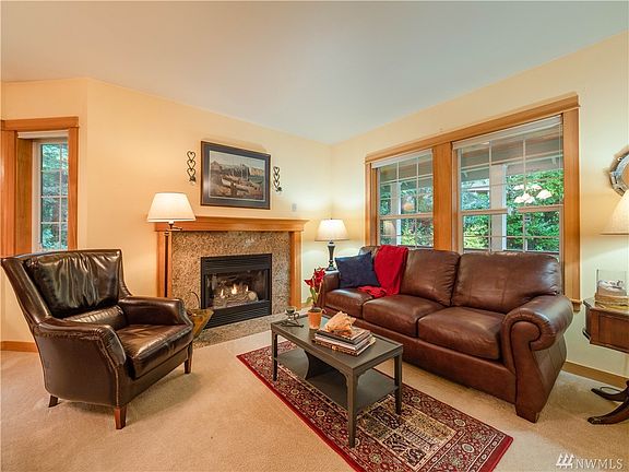 4th image of 10045 NE Summerberry Ct