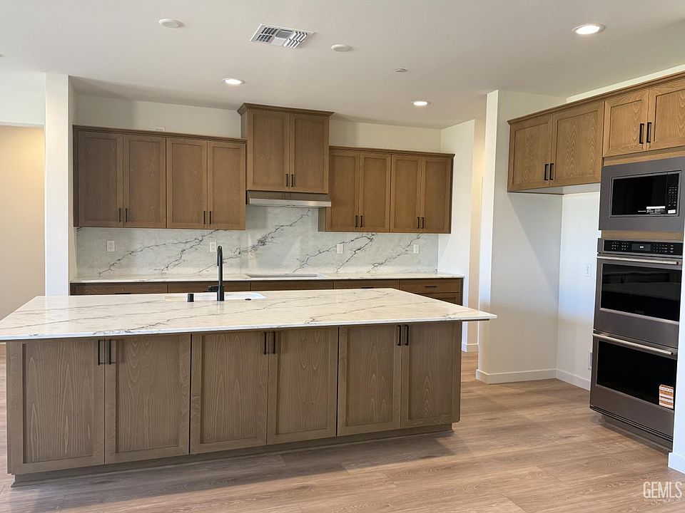 2nd image of 511 Grande Ct