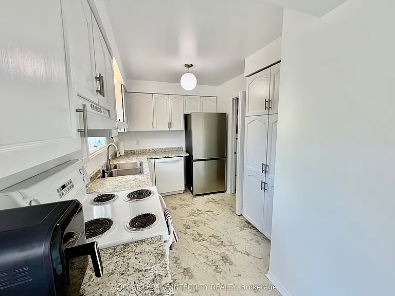 1039 Karsh Dr — Photo 6