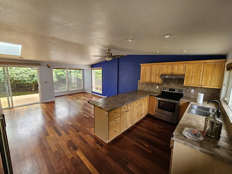 15327 111th Ave NE — Photo 5