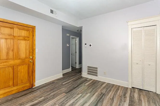 1427 E 69th Pl #2 — Photo 7
