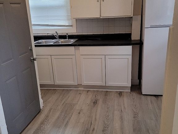 5th image of 2211 5th Ave N #1