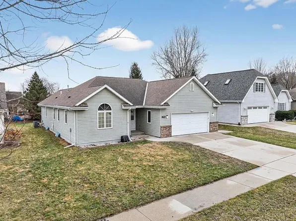 1422 Goldenrod CIRCLE, West Bend, WI 53095