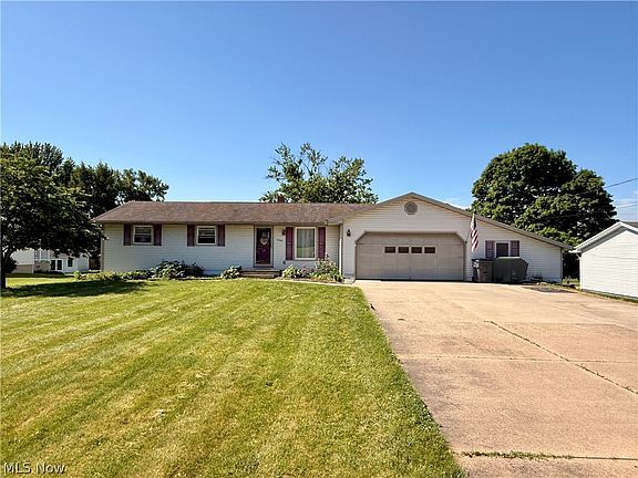 5th image of 5236 Oakcliff St SW