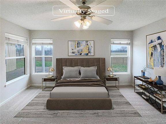 4th image of 811 N Cloverdale Ct