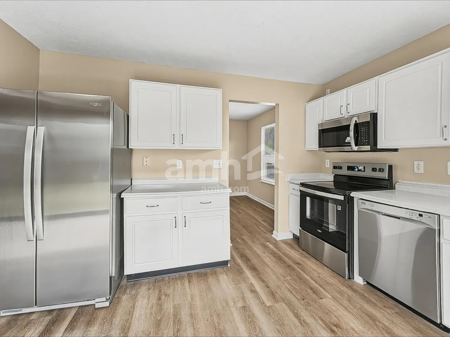 4 bed, 2.5 bath, 2080 sqft, $1,995 — Photo 4