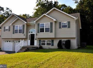 365 Longwood Dr, Bunker Hill, WV 25413
