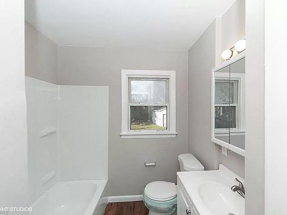 4th image of 4249 Sunnybrook Dr SE