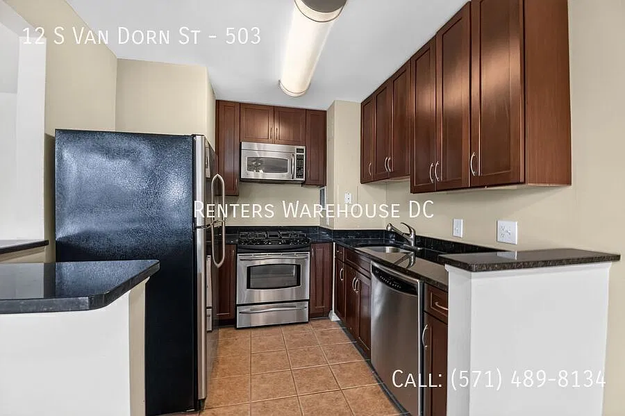 Light-filled 1Bd/1Bth in West End Condos in Alexandria! — Photo 2