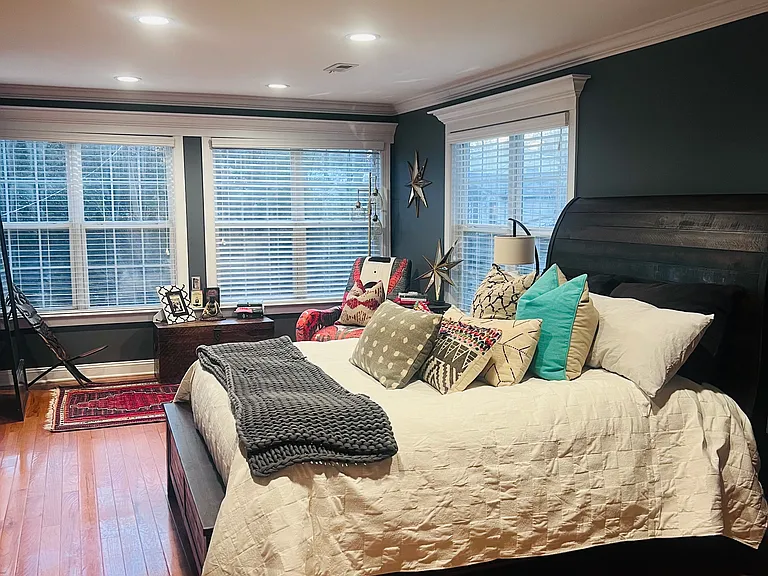 Master Bedroom - large sitting area and large, custom walk-in closet.