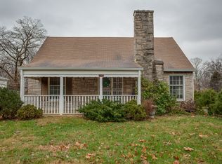 337 S Hubbards Ln, Saint Matthews, KY 40207