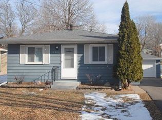 2086 Ivy St, North Saint Paul, MN 55109