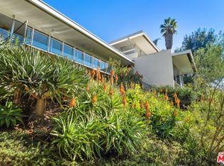 201 N Bentley Cir, Los Angeles, CA 90049