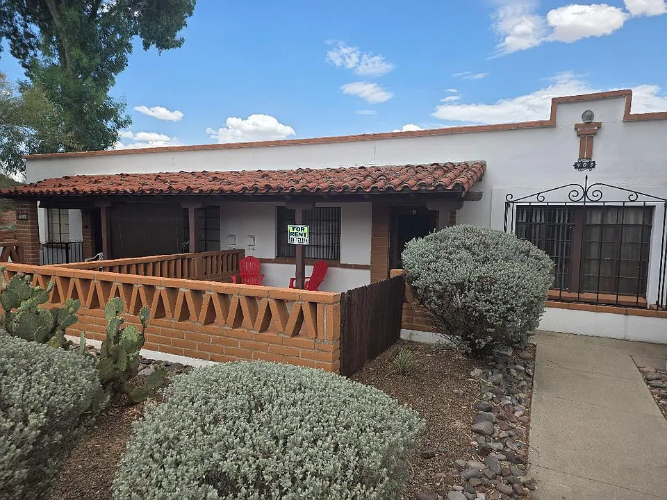 403 Paseo Quinta #B