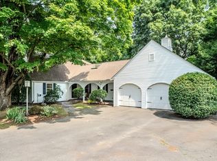 130 Arlington Rd, Longmeadow, MA 01106