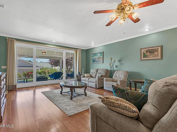 2nd image of 2051 N Oxford
