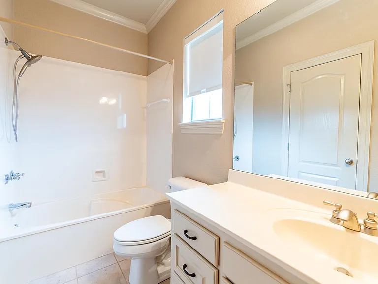 10011 Loveland Ct — Photo 11