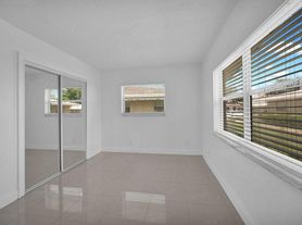Waterford Villas - 551-678 Kathy Ct Margate, FL 33068