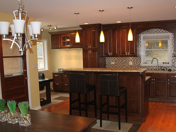 Dining and Counter Area