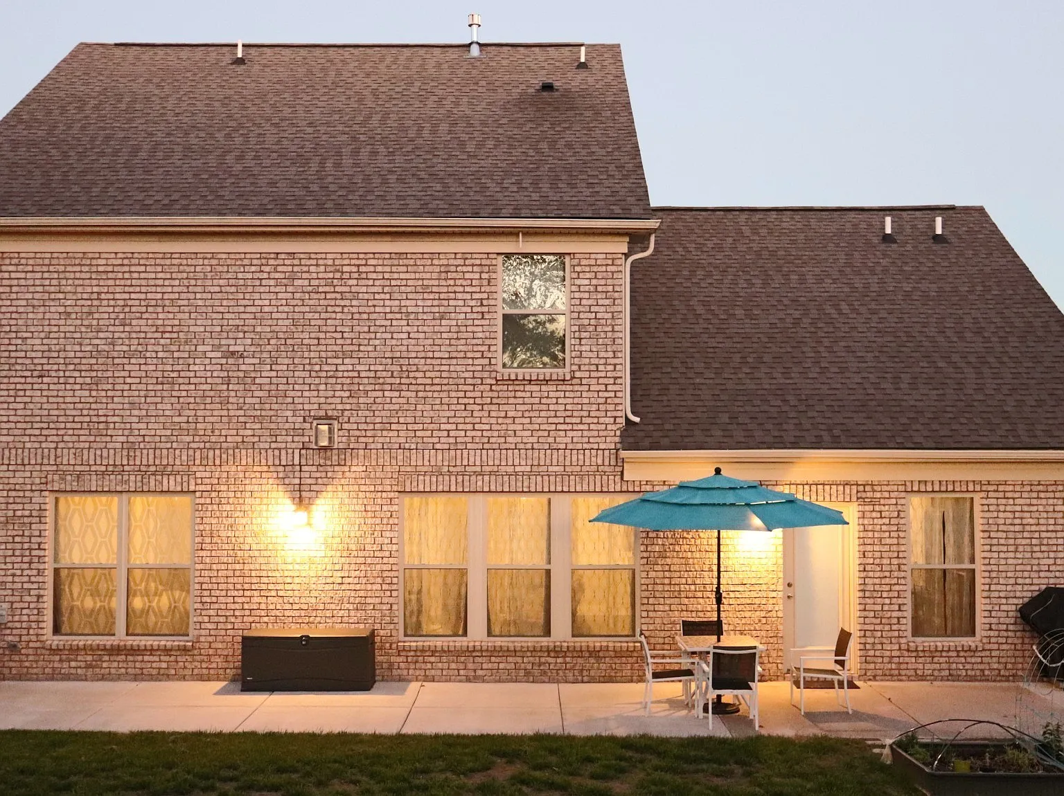 4 bed, 2.5 bath, 2887 sqft, $3,400 — Photo 4