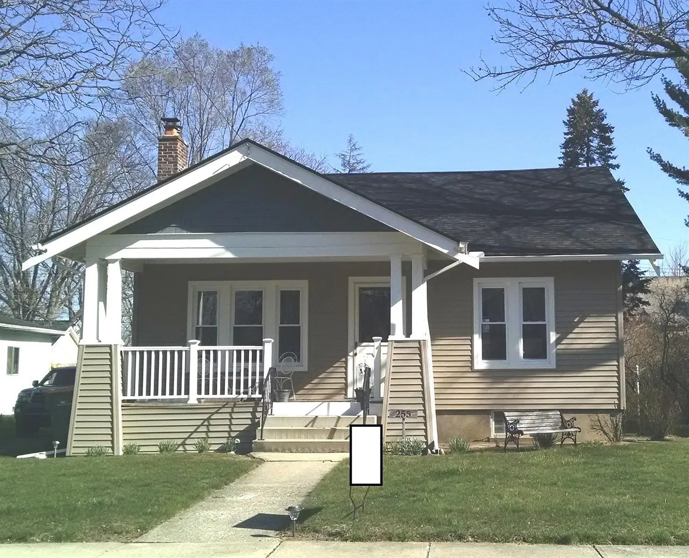 255 Ideal St photo 1