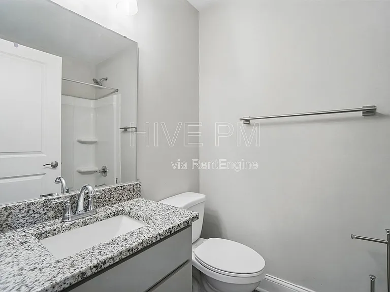 107 W Elder St #C — Photo 24