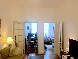 Rented by R New York