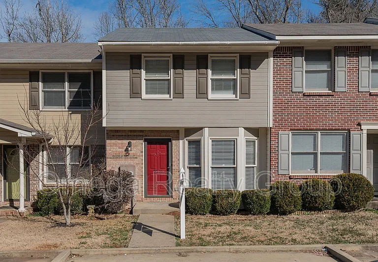 5216 Falling Creek Ln — Photo 1