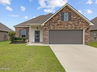 306 Grassy Meadows Ln, Lafayette, LA 70506