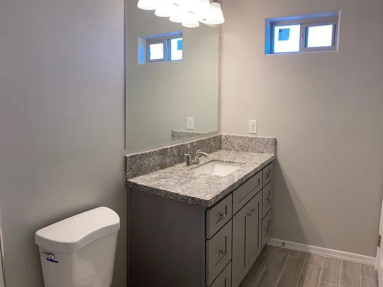 260 W 24th St — Photo 3