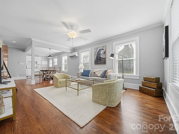 4th image of 209 S King St