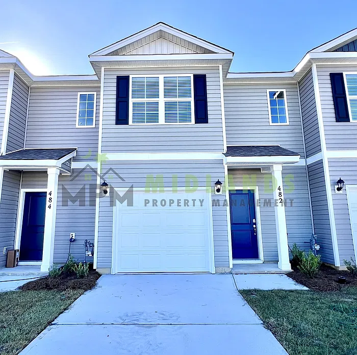 3 bed, 2.5 bath, 1418 sqft, $1,900 — Photo 2