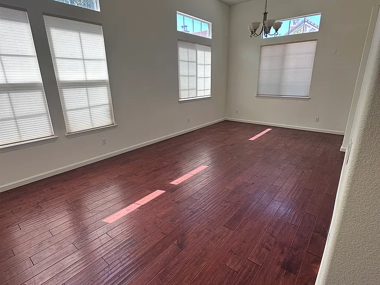 649 W Viento St — Photo 3