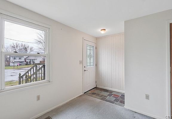 3rd image of 4999 Windgate Rd
